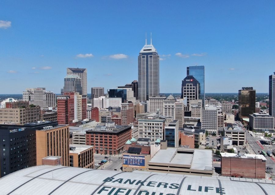 downtown Indianapolis daytime, Pros & cons of living in Indianapolis versus the suburbs