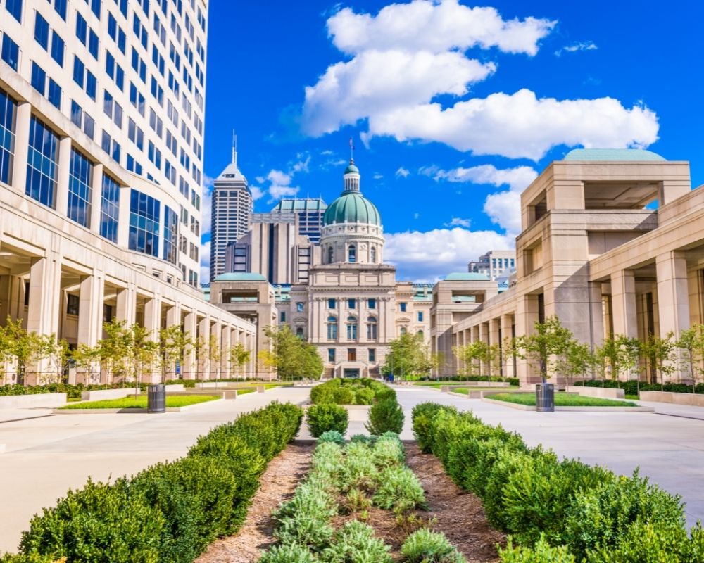 Eye view of the Indianapolis capitol building, The Controversial times zones in Indianapolis (3)