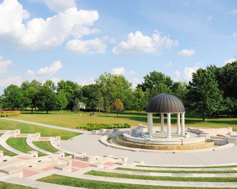 beautiful park in Carmel Indiana, 3 reasons why Carmel Indiana is Indianapolis's most popular suburb