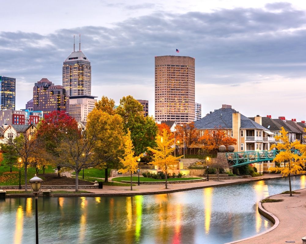 Walkway on water in Indy, Is it safe to live in, Indianapolis (2)