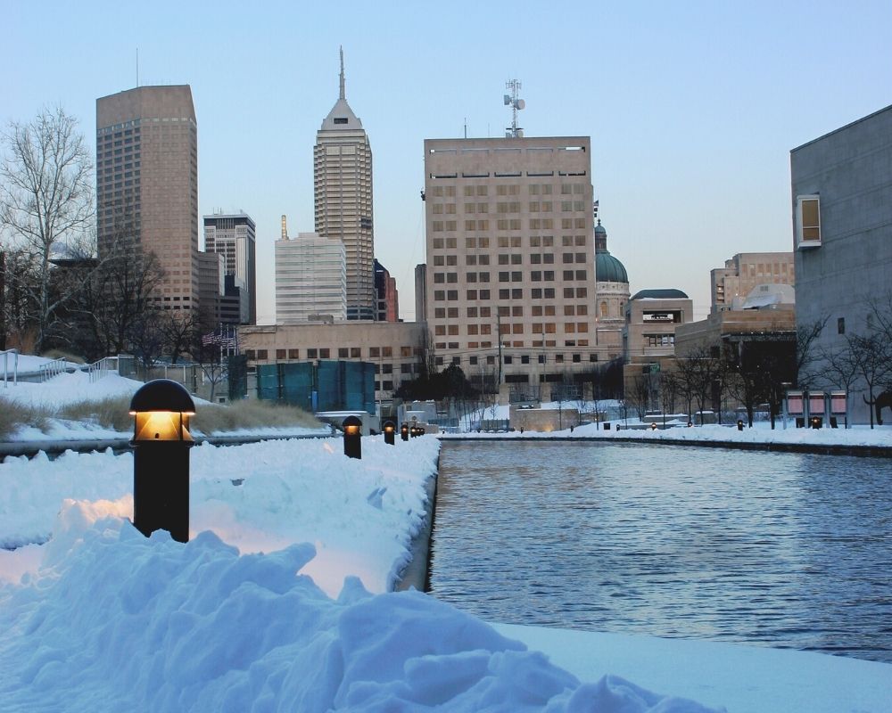Indianapolis in the winter with snow, Five things to know BEFORE Moving to Indianapolis (1)