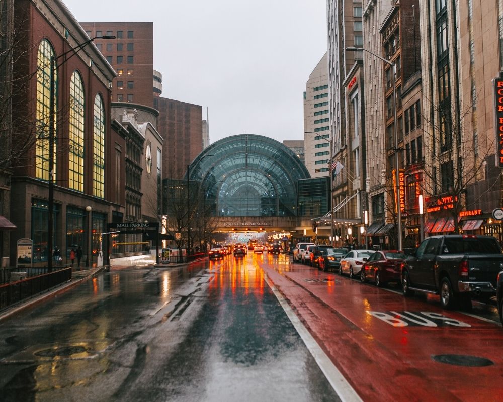 street of Indianapolis in the rain, Five things to know BEFORE Moving to Indianapolis (3)