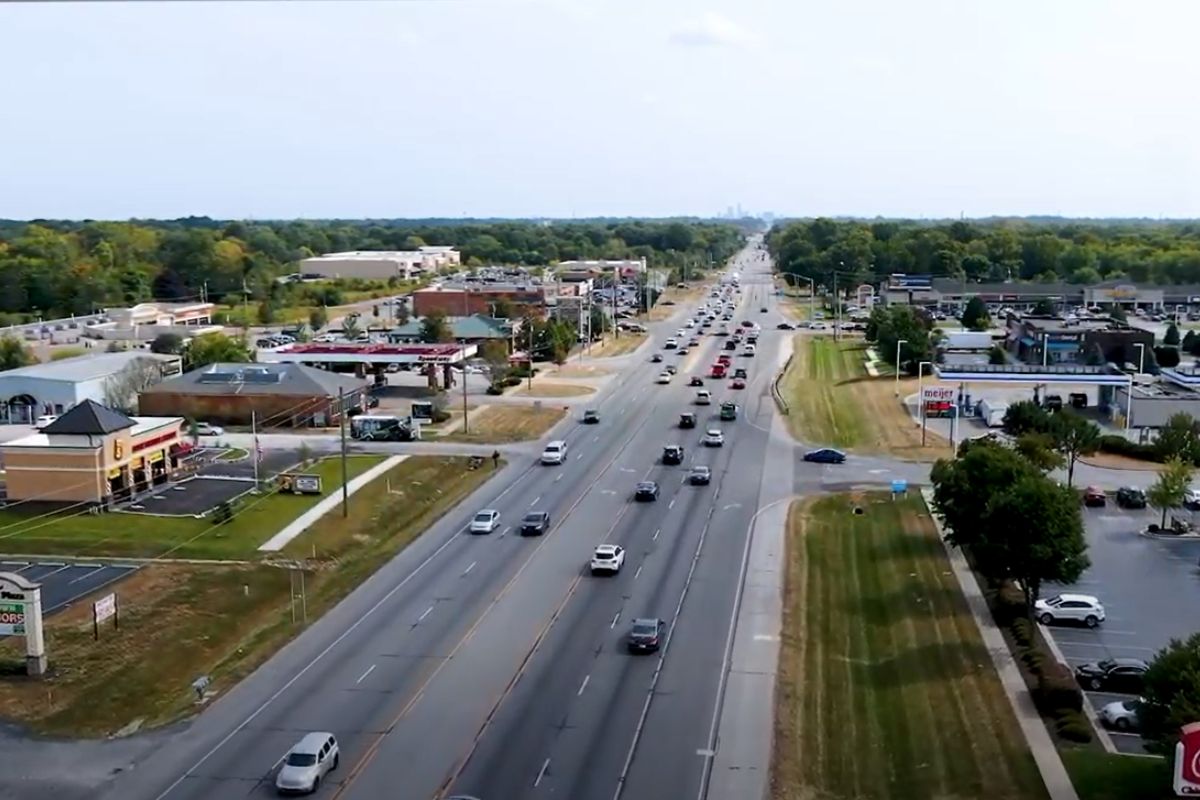highway in Avon, Pros & Cons of Living in Avon Indiana