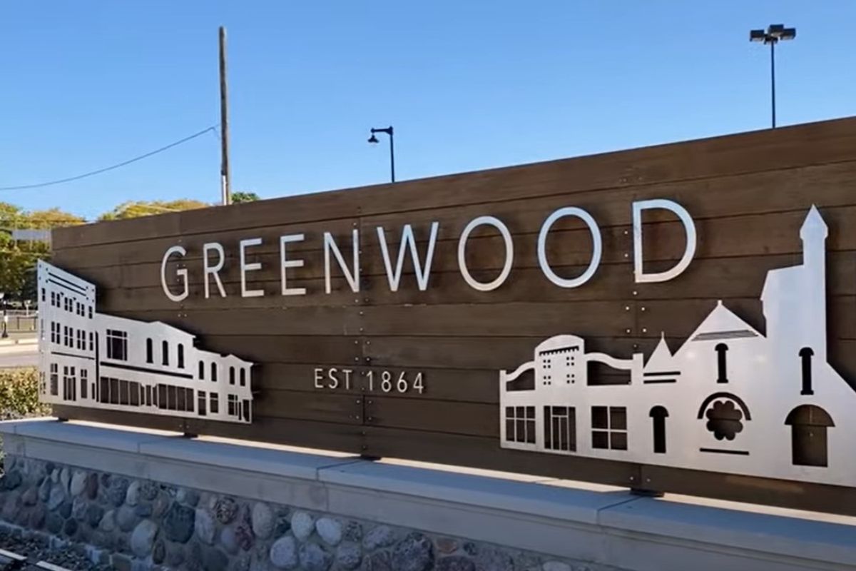 Greenwood IN sign, Why is Greenwood IN underrated (2)